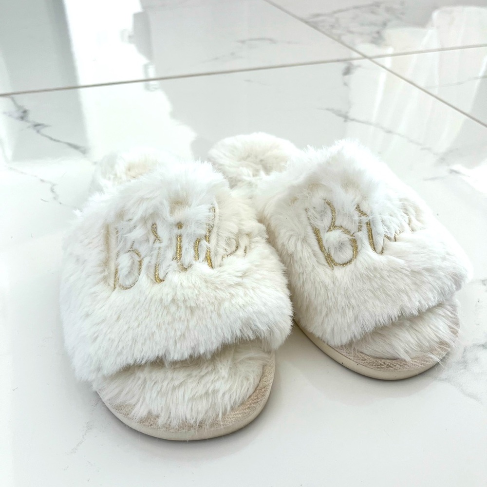 White “Bride” bridal fur slippers size S/M 6-8